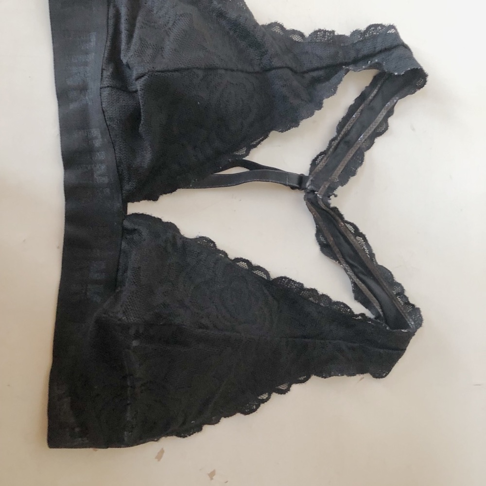 PINK VS’s Lacey Black Brallette!!- LARGE